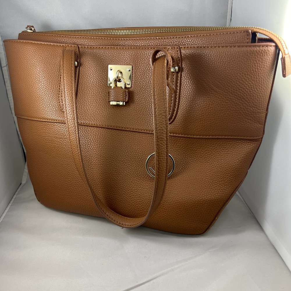 Nine West purse color camel   9W